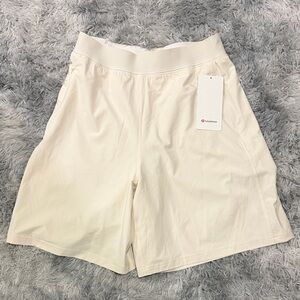 Lululemon Swift Relaxed Short 9” Logo Waistband Large Womens